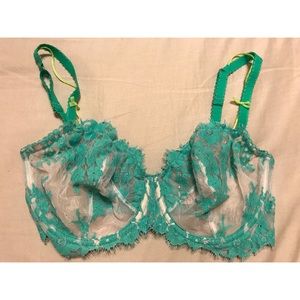 Victoria’s Secret Unlined Dream Angels Bra 34DDD